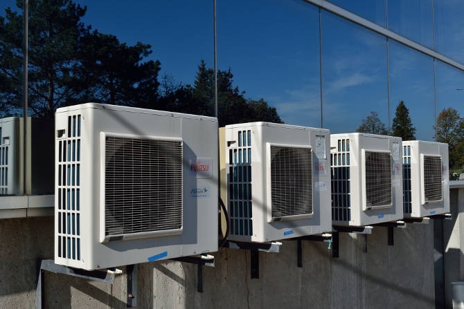 Systemy klimatyzacji w budynkach o niewystarczającej mocy przyłączeniowej