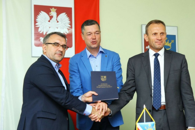 Nowe inwestycje OZE w gminach Siatkówka-Nowiny i Piekoszów