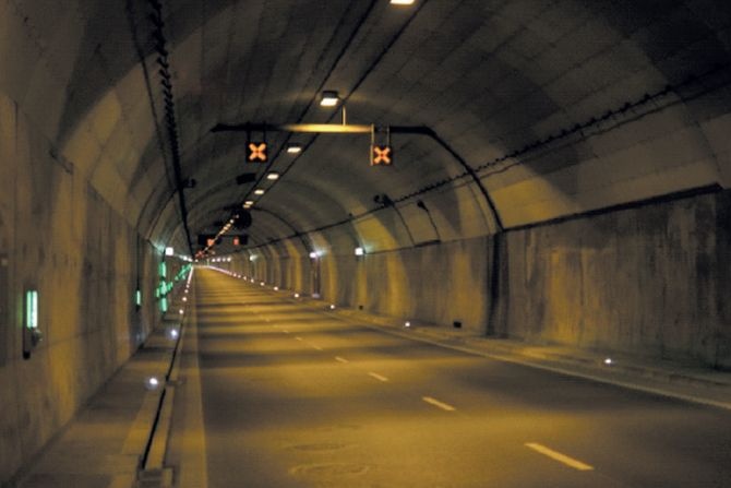 Modelowanie systemów wentylacji tuneli drogowych