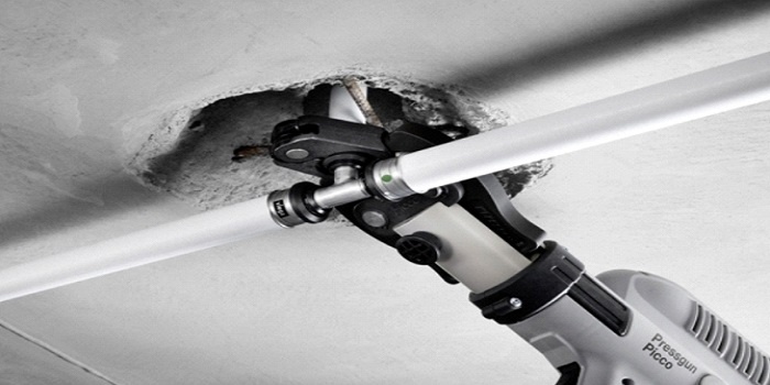 Uniwersalne zaciskarki