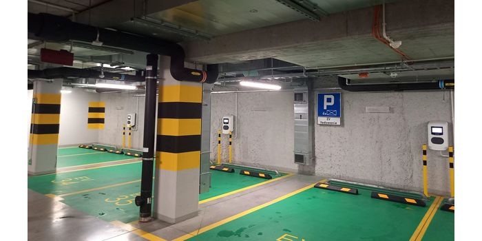 Stacje ładowania pojazdów elektrycznych w garażach