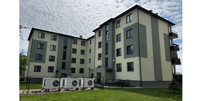W Urszulinie pompy ciepła grzały blok przez cały rok – już liczą oszczędności