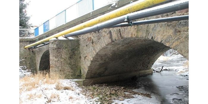 Wodociąg i kanalizacja sanitarna na obiekcie mostowym