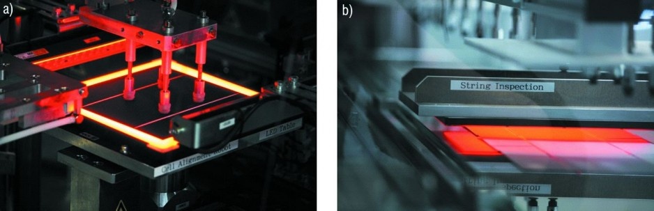 Fot. 1. Proces produkcji modułów fotowoltaicznych: a) pobieranie ogniw, b) kontrola optyczna szeregu