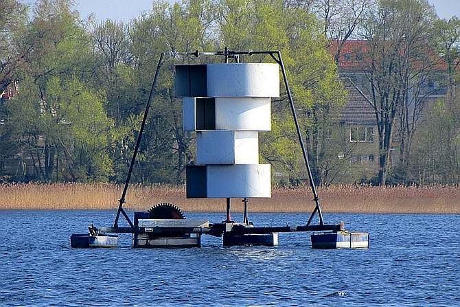 Aerator pulweryzacyjny na jeziorze Trzesiecko; szczecin.fotopolska.eu