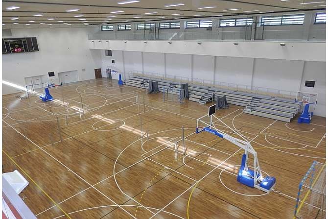 Widok wnętrza hali sportowej