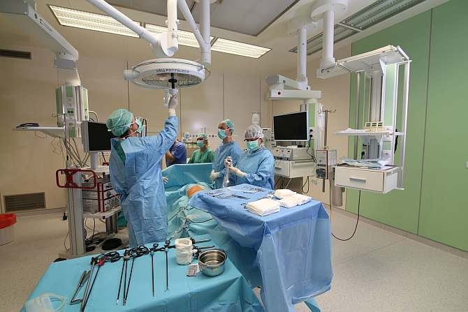 Wnętrze nowoczesnej sali operacyjnej; Szpital Powiatowy NZOZ Więcbork