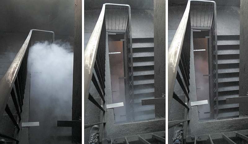 Fot. 1. „Odwrócony” przepływ dymu pod parciem wiatru – system oddymiania z oknami oddymiającymi; fot. archiwum autora (G. Kubicki)