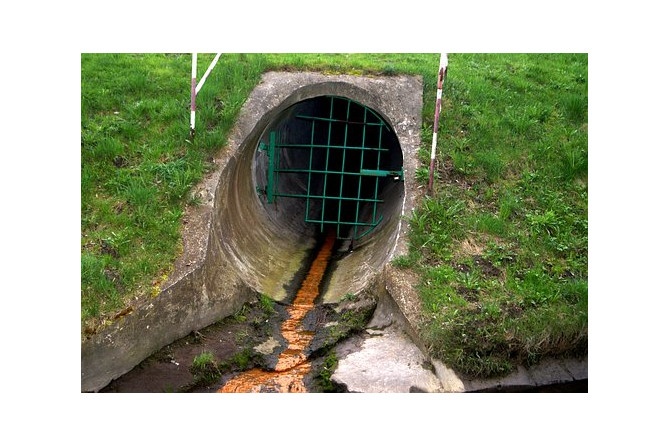 Dob&oacute;r optymalnego urządzenia przeciwzalewowego zależy od wielu czynnik&oacute;w: należy brać pod uwagę przeznaczenie budynku, usytuowanie instalacji i przybor&oacute;w sanitarnych oraz kanału, a także rodzaj ściek&oacute;w.
arch. red.