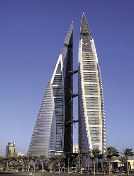 Rys. 6. Turbiny wiatrowe BAWT o poziomej osi obrotu, World Trade Center, Bahrajn [7]