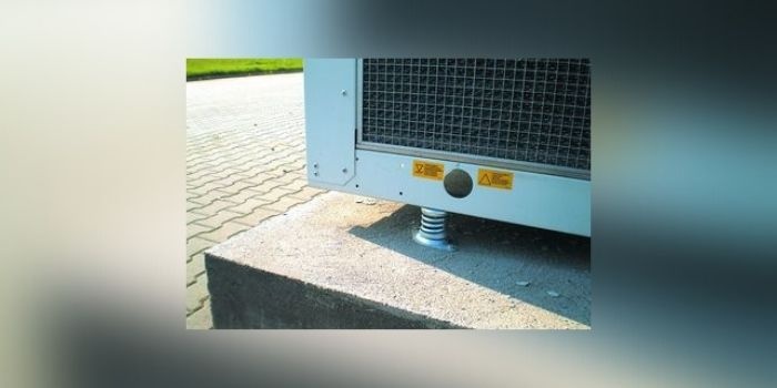 Izolatory drgań instalacji klimatyzacyjnych
Maciej Danielak