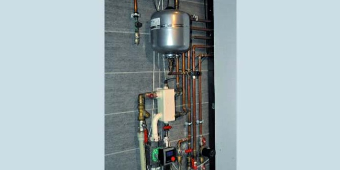 Miedziana instalacja wody ciepłej i zimnej,&nbsp;Fot. archiwa autorek