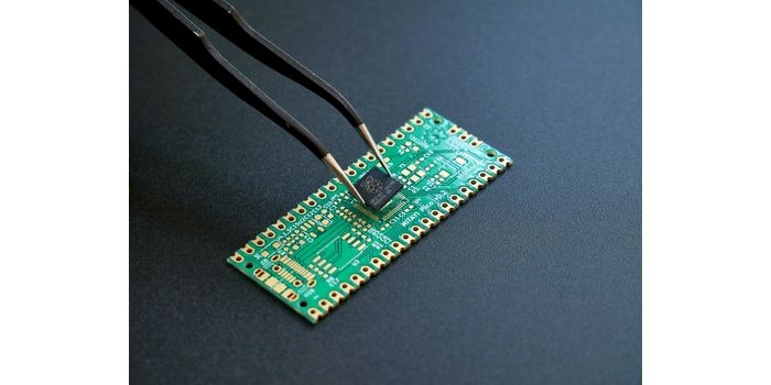 Brak p&oacute;łprzewodnik&oacute;w to problem także branży instalacyjnej. Fot. Unsplash