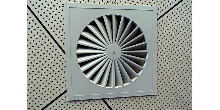 Wybrane wytyczne projektowania wentylacji i komfortu termicznego w budynkach biurowych
Fot. pixabay.com