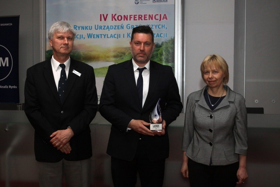 Nagrodę Lider Instalacji 2018 w kategorii „instalacje centralnego ogrzewania i ciepłej wody użytkowej” odebrał Tomasz Kukułka