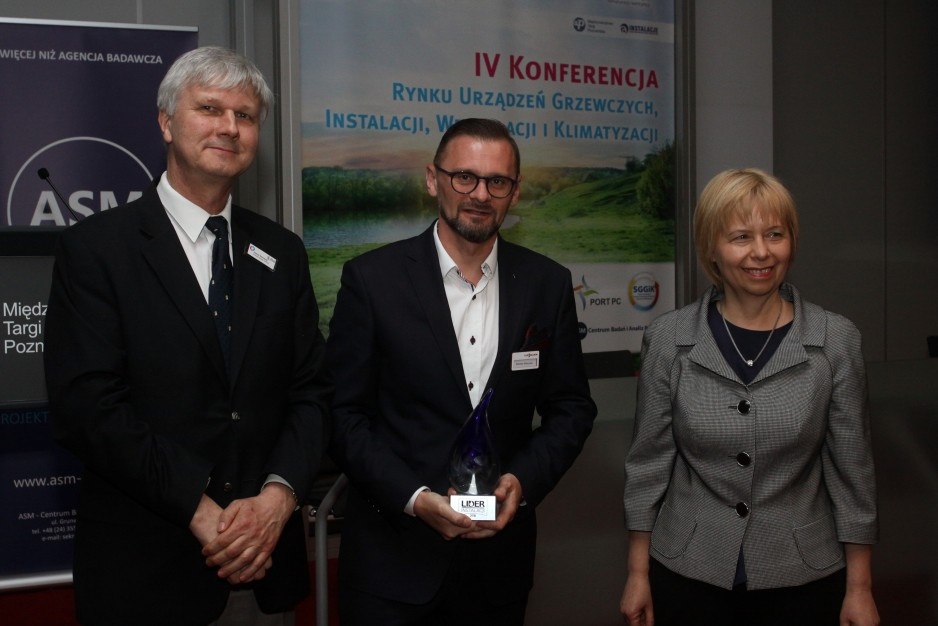 Nagrodę Lider Instalacji 2018 w kategorii „marketing i rozwój rynkowy firmy” odebrał Sebastian Walerysiak