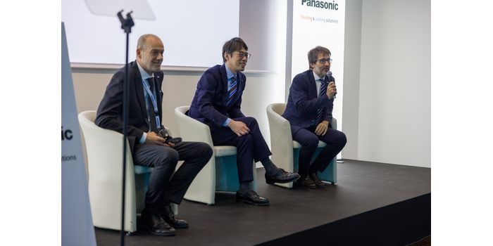 Alfredo Meazza, Hiroshi Komatsubara, Enrique Vilamitjana na konferencji Panasonic